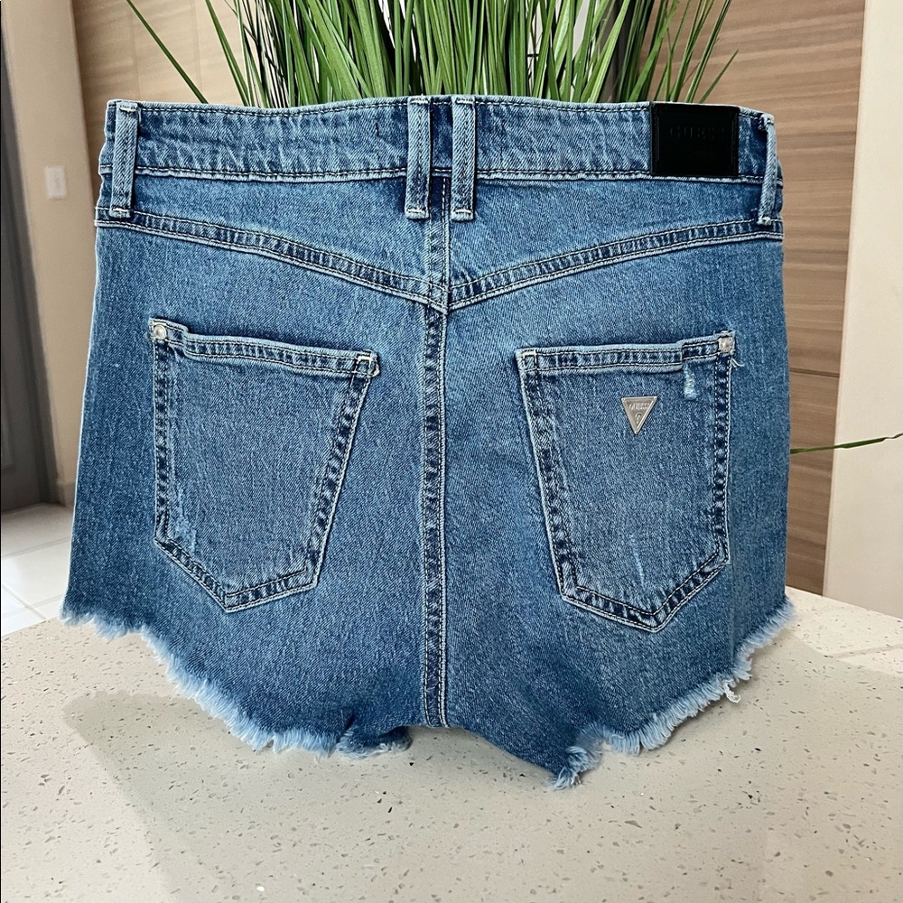 Guess High Rise Short Size 28 - Picture 3 of 10